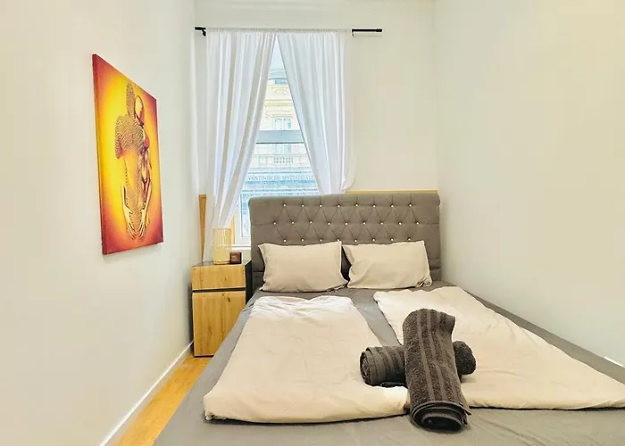 Private 111 Apartment
