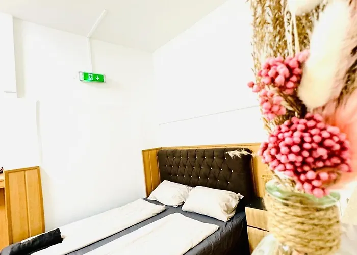 Private 111 Apartment *