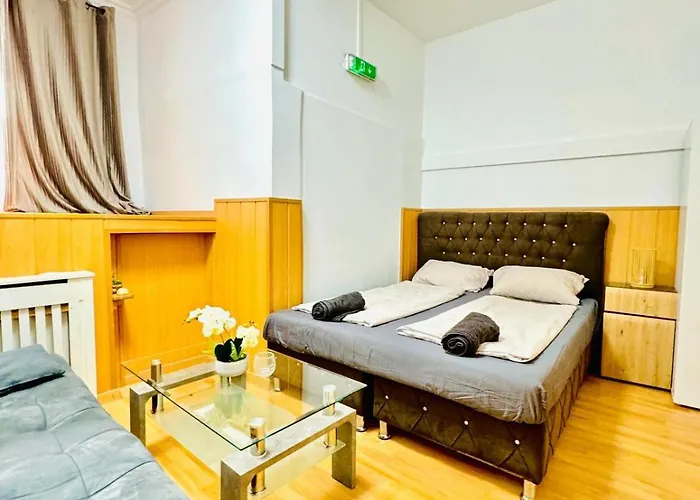 Private 111 Apartment